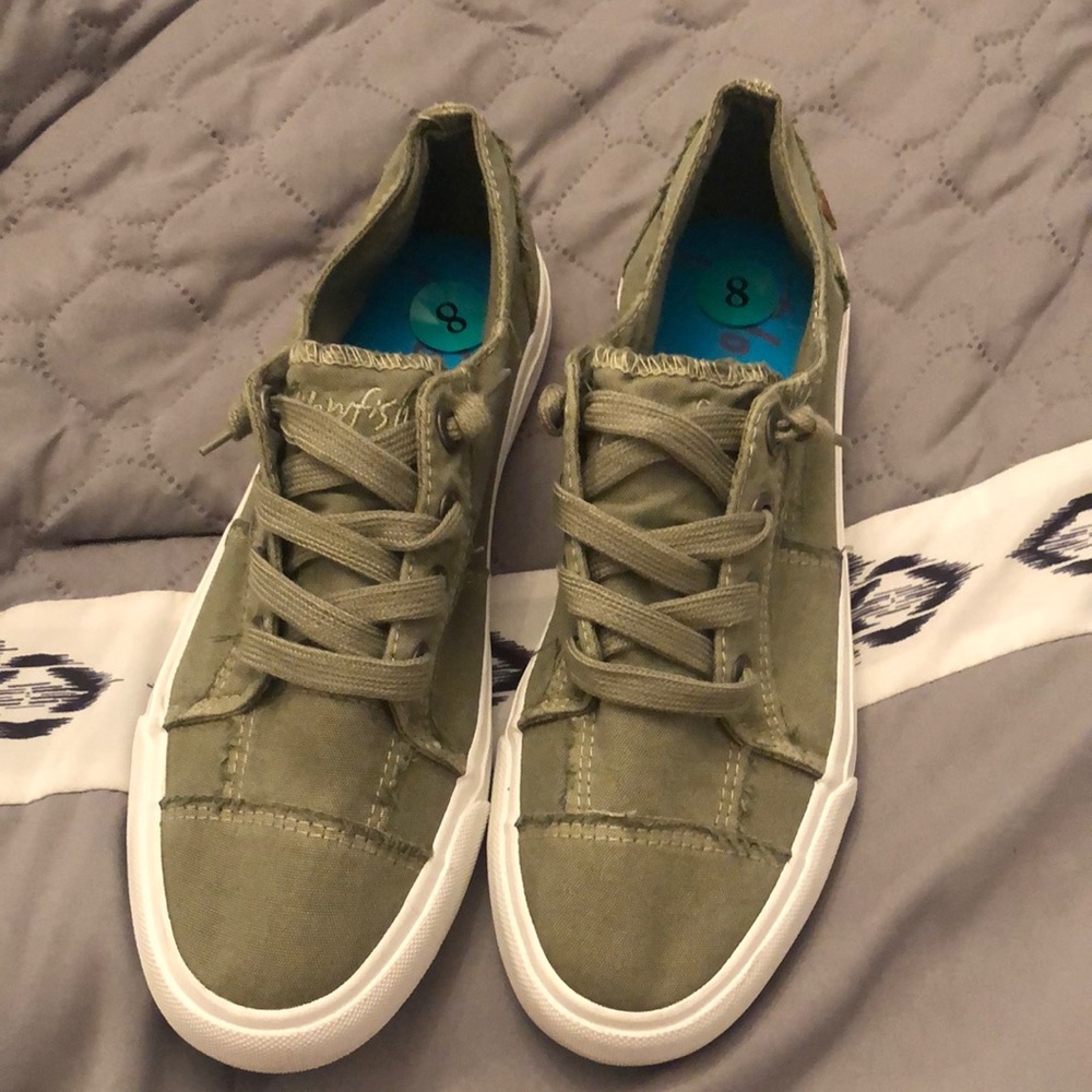 Olive green Blowfish
